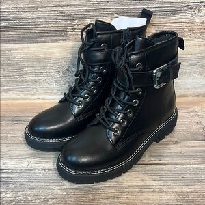DUNES Women's Chaplin Lace Up Boot in Black New C4